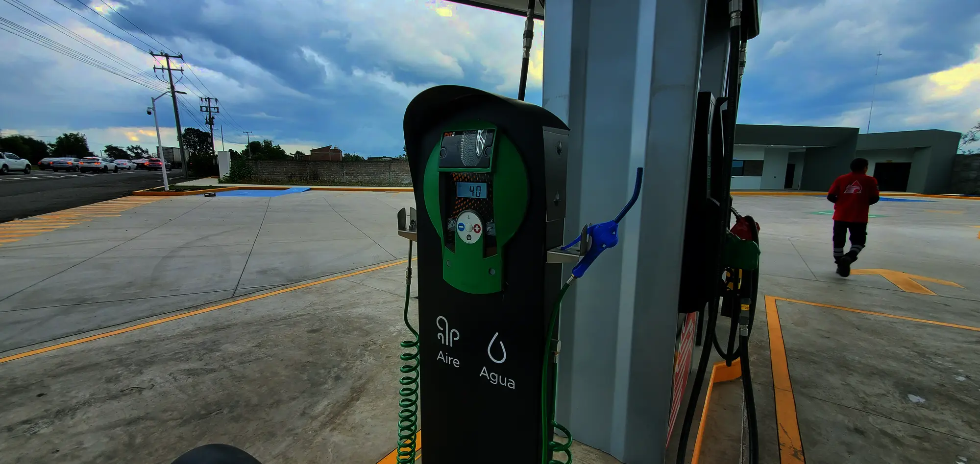 Dispensador de aire y agua en FamOrfe